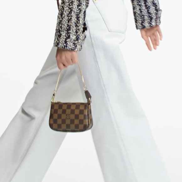 Louis Vuitton Mini Pochette - Picture 9 of 10